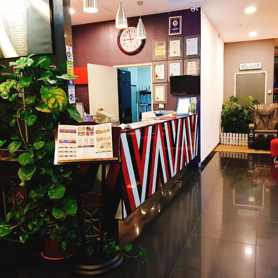 Biz Hotel Batu Pahat Exteriör bild