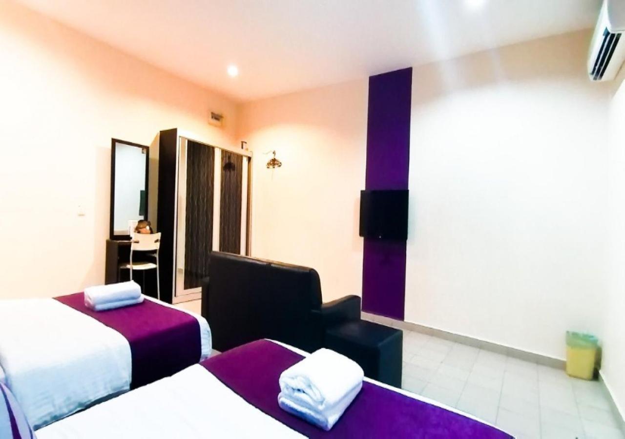 Biz Hotel Batu Pahat Exteriör bild